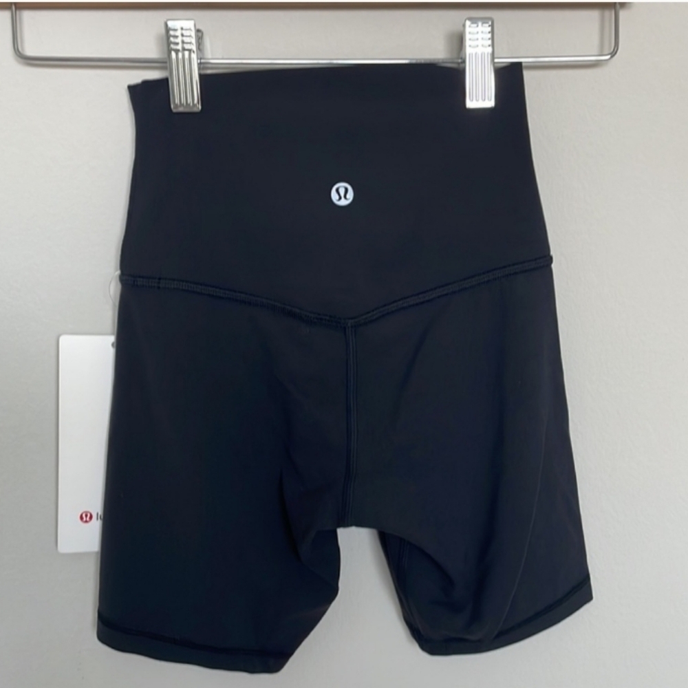 NWT 🍋 Lululemon 🍋 Align Short Black Size 2